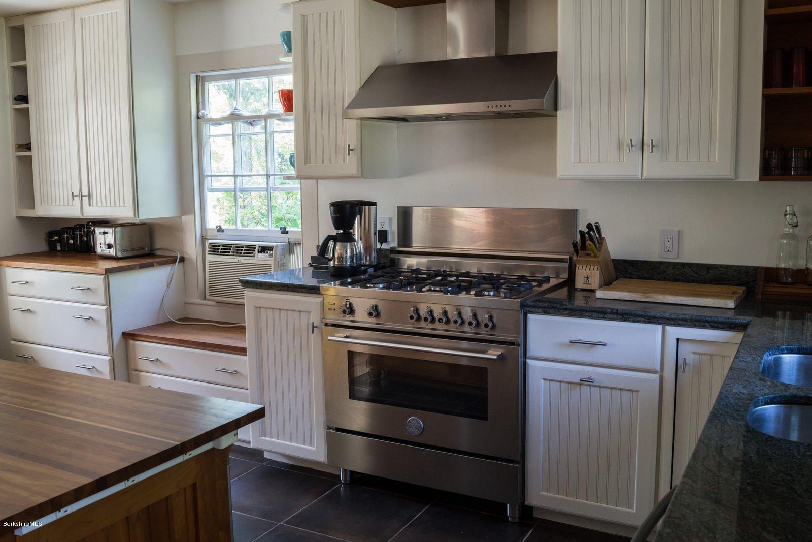 140 Ashley Falls Road Sheffield, MA 01257 - Photo 11 of 35 18-_DSC9007
