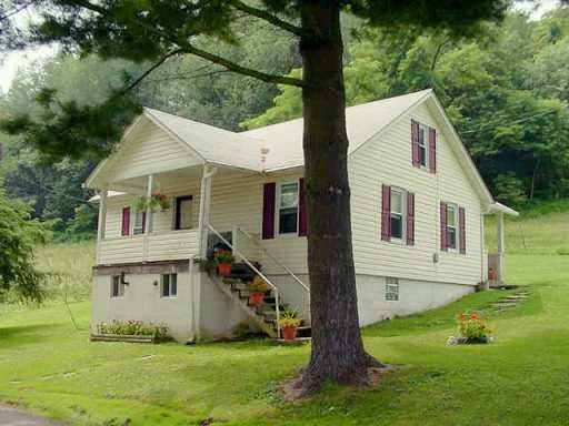 318 Plum Run Road Canonsburg, PA 15317 - Photo 8 of 8 Gallery Image 8