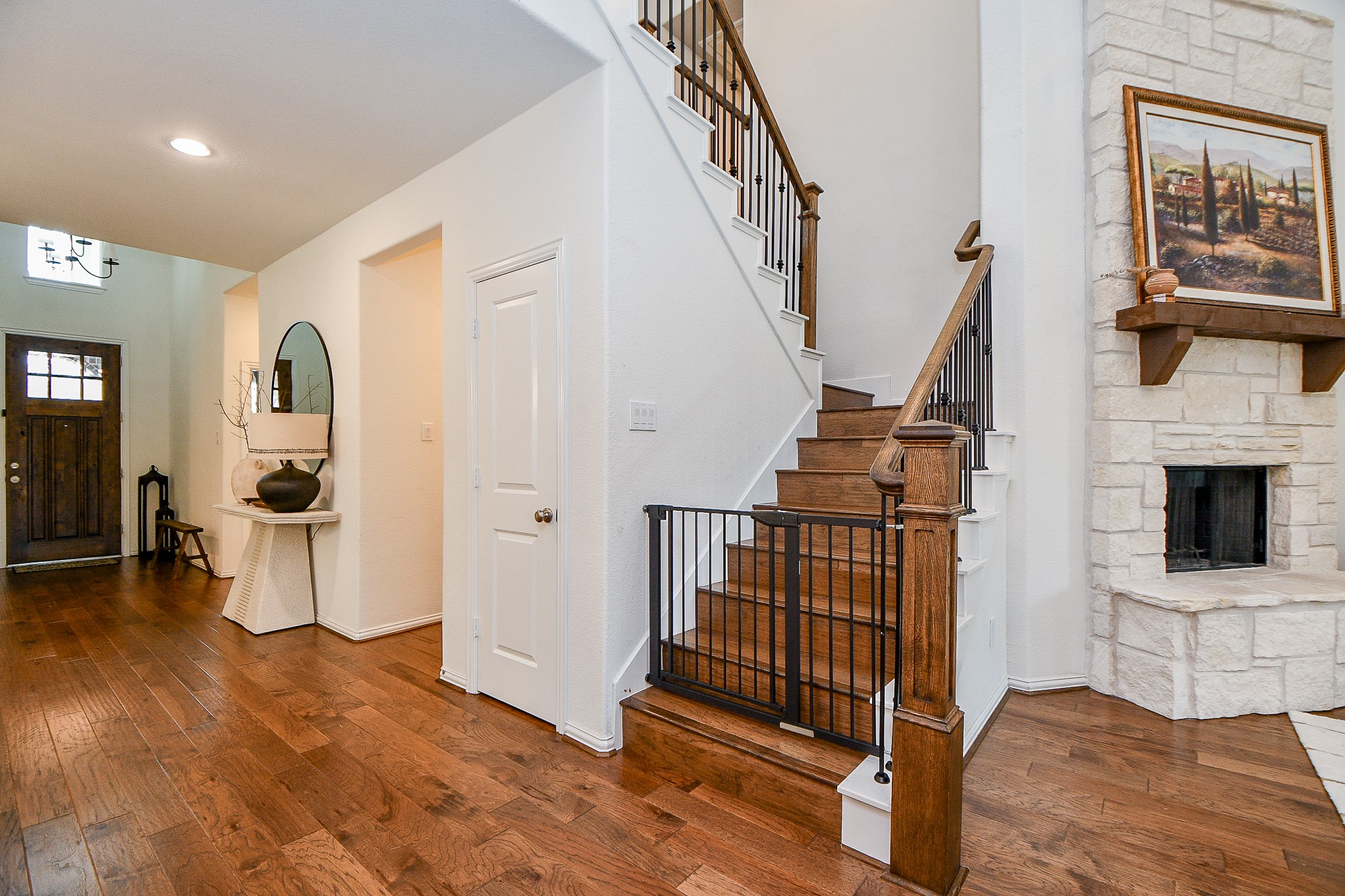 4523 Juniper Ridge Lane Manvel, TX 77578 - Photo 23 of 38 a view of entryway with livingroom