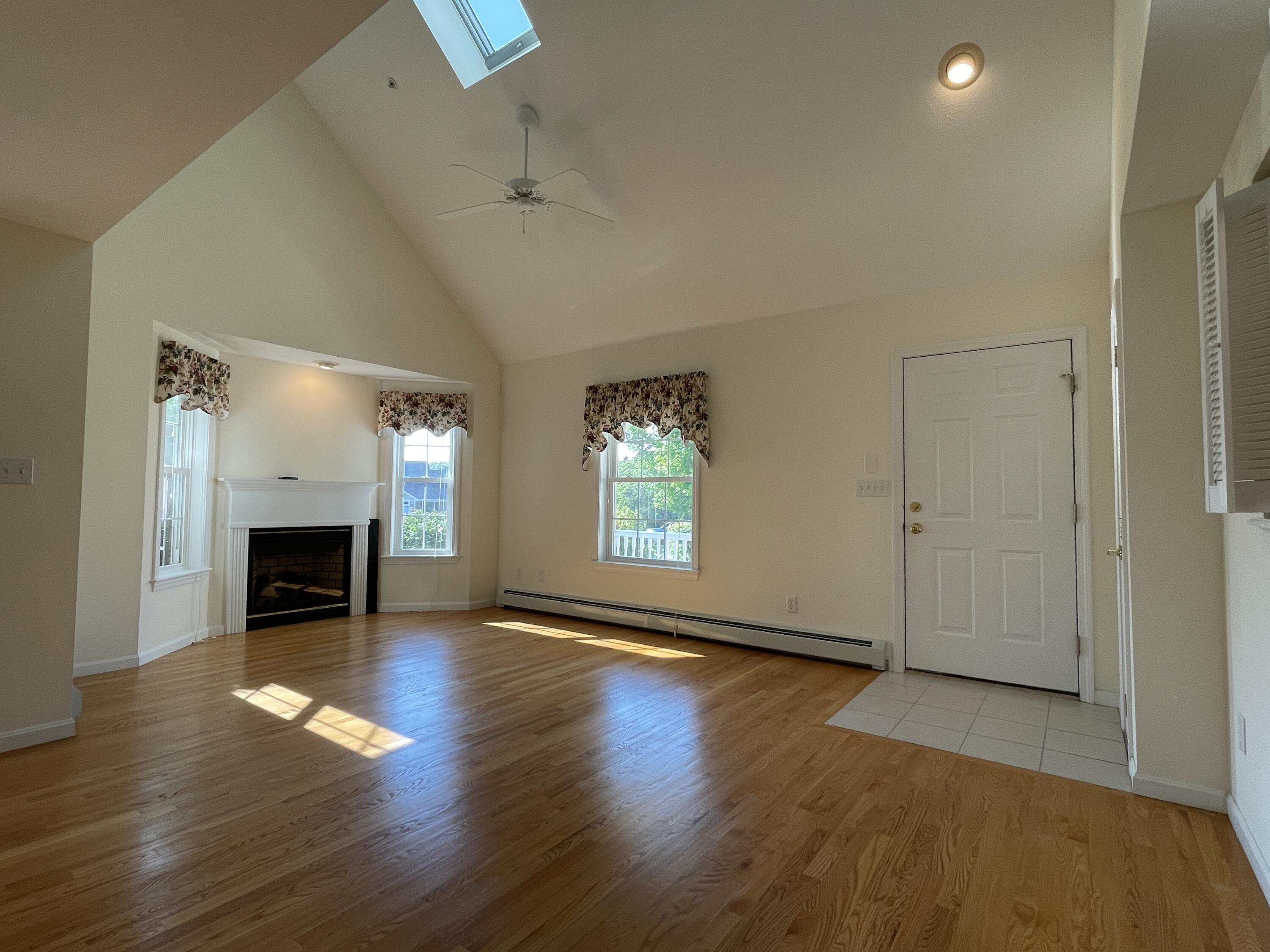 20 Ridgefield Drive, Unit 16 Gorham, ME 04038 - Photo 6 of 27 Living Room