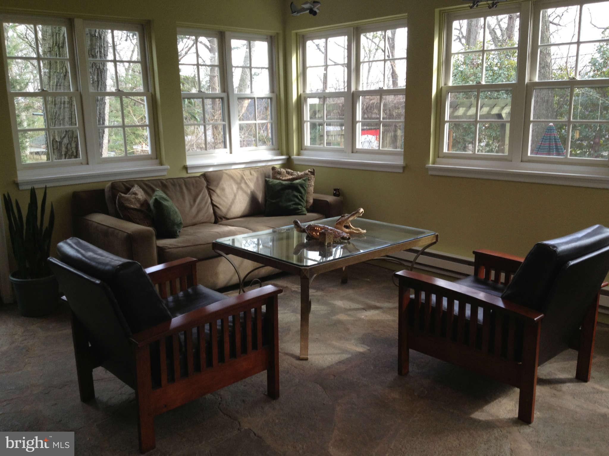 1229 Southview Road Baltimore, MD 21218 - Photo 11 of 20 Family Room