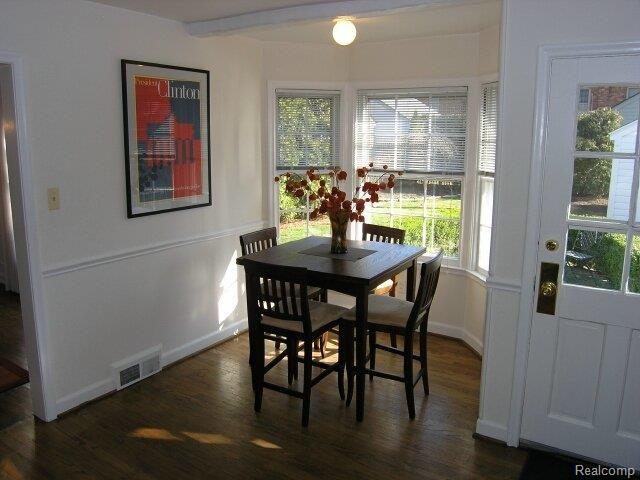 330 Fisher Road Grosse Pointe, MI 48230 - Photo 9 of 21 Kitchen Eat Area