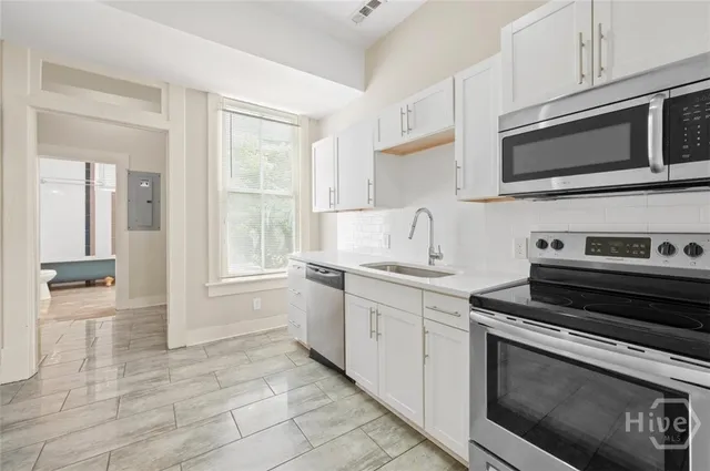 $2,650 | 1314 Lincoln Street, Savannah, GA 31401