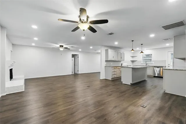 $2,750 | 9337 Heron Drive, Fort Worth, TX 76108