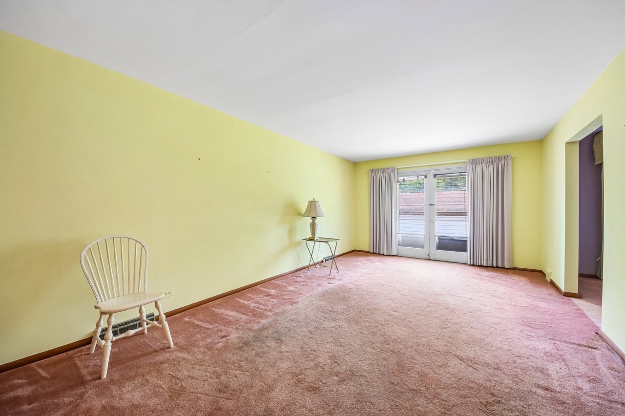 418 Highland Road Willowbrook, IL 60527 - Photo 6 of 44