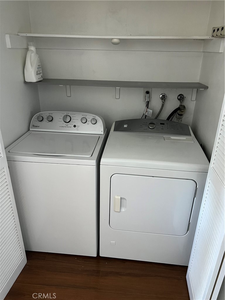 13331 Moorpark Street, Unit 110 Sherman Oaks, CA 91423 - Photo 14 of 32 a utility room with dryer and washer