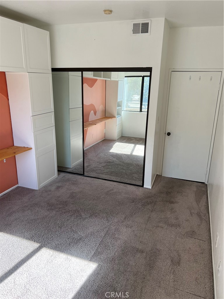 13331 Moorpark Street, Unit 110 Sherman Oaks, CA 91423 - Photo 30 of 32 a view of entryway