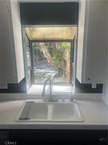 a close view of sink