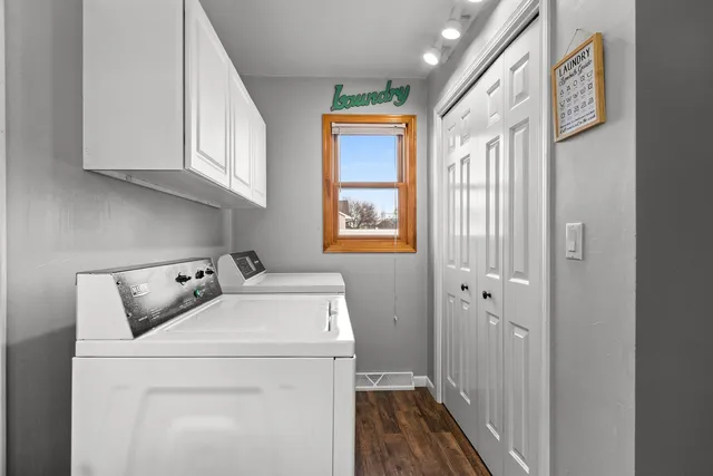 $379,900 | 2402 Old Ivy Road, De Pere, WI 54115