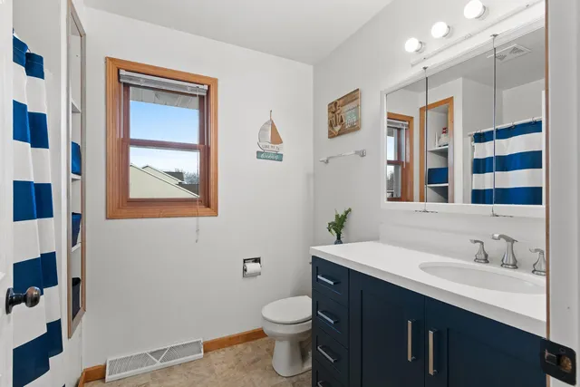 $379,900 | 2402 Old Ivy Road, De Pere, WI 54115