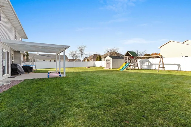 $379,900 | 2402 Old Ivy Road, De Pere, WI 54115