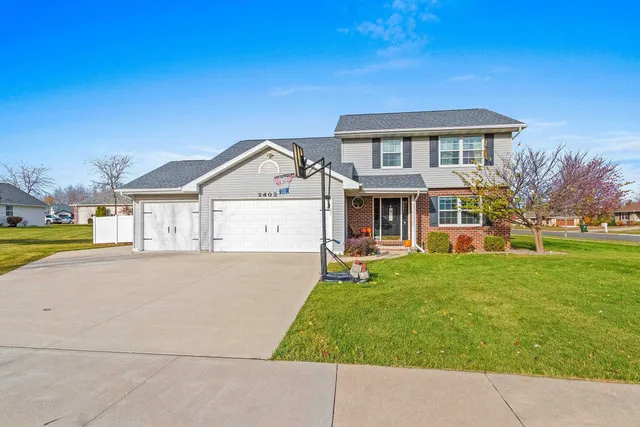 $379,900 | 2402 Old Ivy Road, De Pere, WI 54115