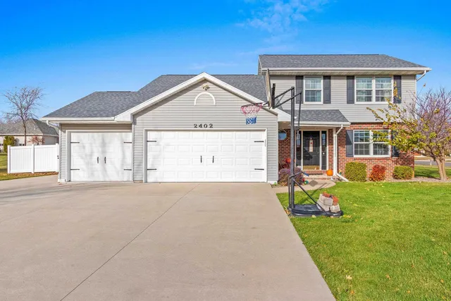 $379,900 | 2402 Old Ivy Road, De Pere, WI 54115