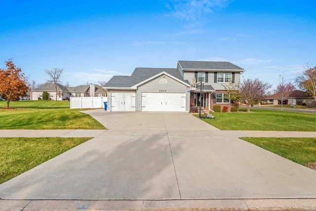 $379,900 | 2402 Old Ivy Road, De Pere, WI 54115