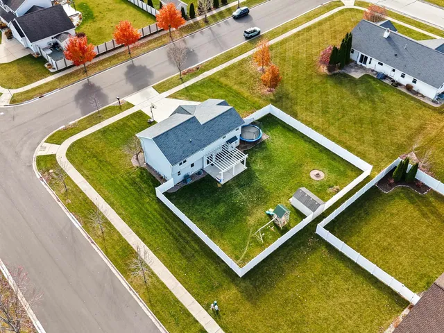 $379,900 | 2402 Old Ivy Road, De Pere, WI 54115