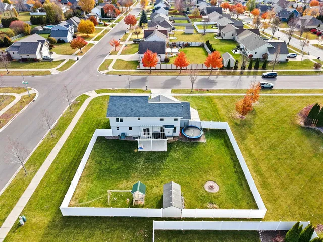 $379,900 | 2402 Old Ivy Road, De Pere, WI 54115