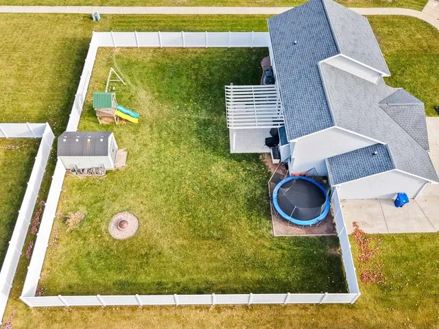 $379,900 | 2402 Old Ivy Road, De Pere, WI 54115