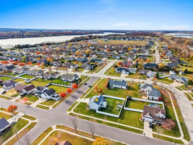 $379,900 | 2402 Old Ivy Road, De Pere, WI 54115