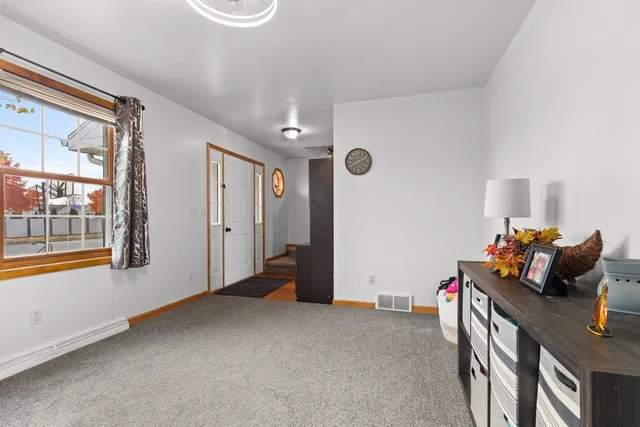 $379,900 | 2402 Old Ivy Road, De Pere, WI 54115