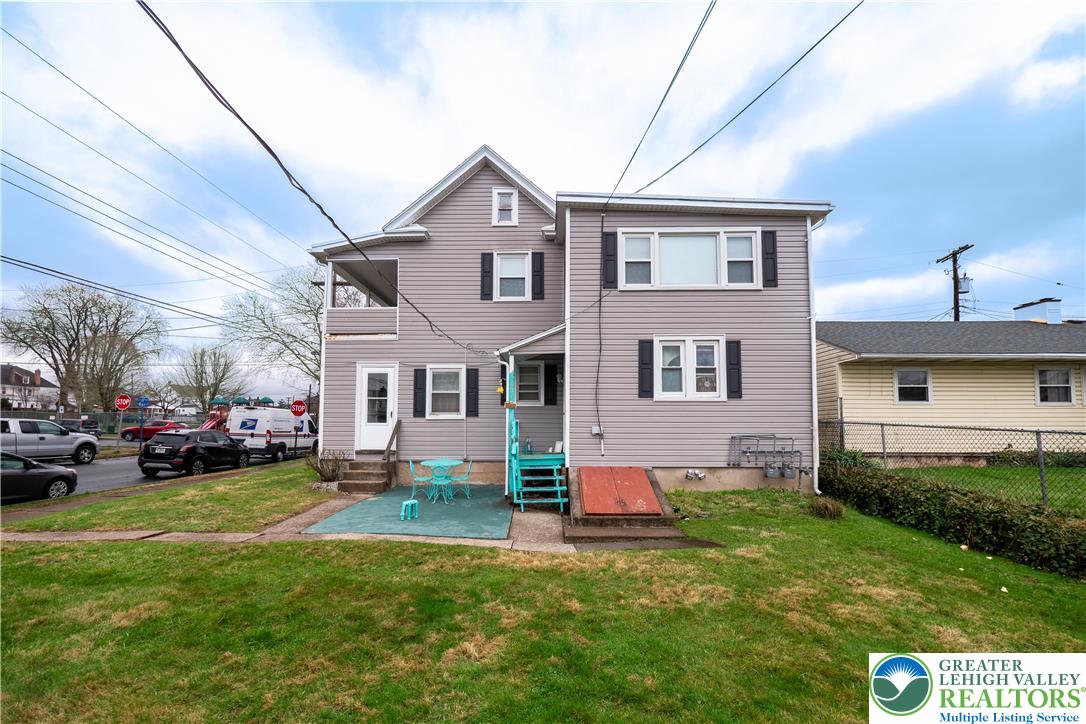 2401 Birch Street Wilson, PA 18042 - Photo 6 of 37 a view of a yard in front of house
