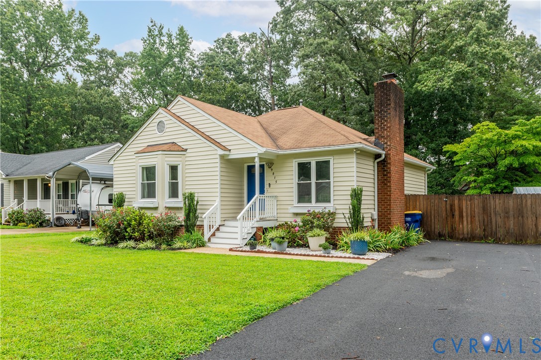 9815 Brenspark Road Chesterfield, VA 23832 - Photo 38 of 38 Cream-colored siding exterior featuring a prominen