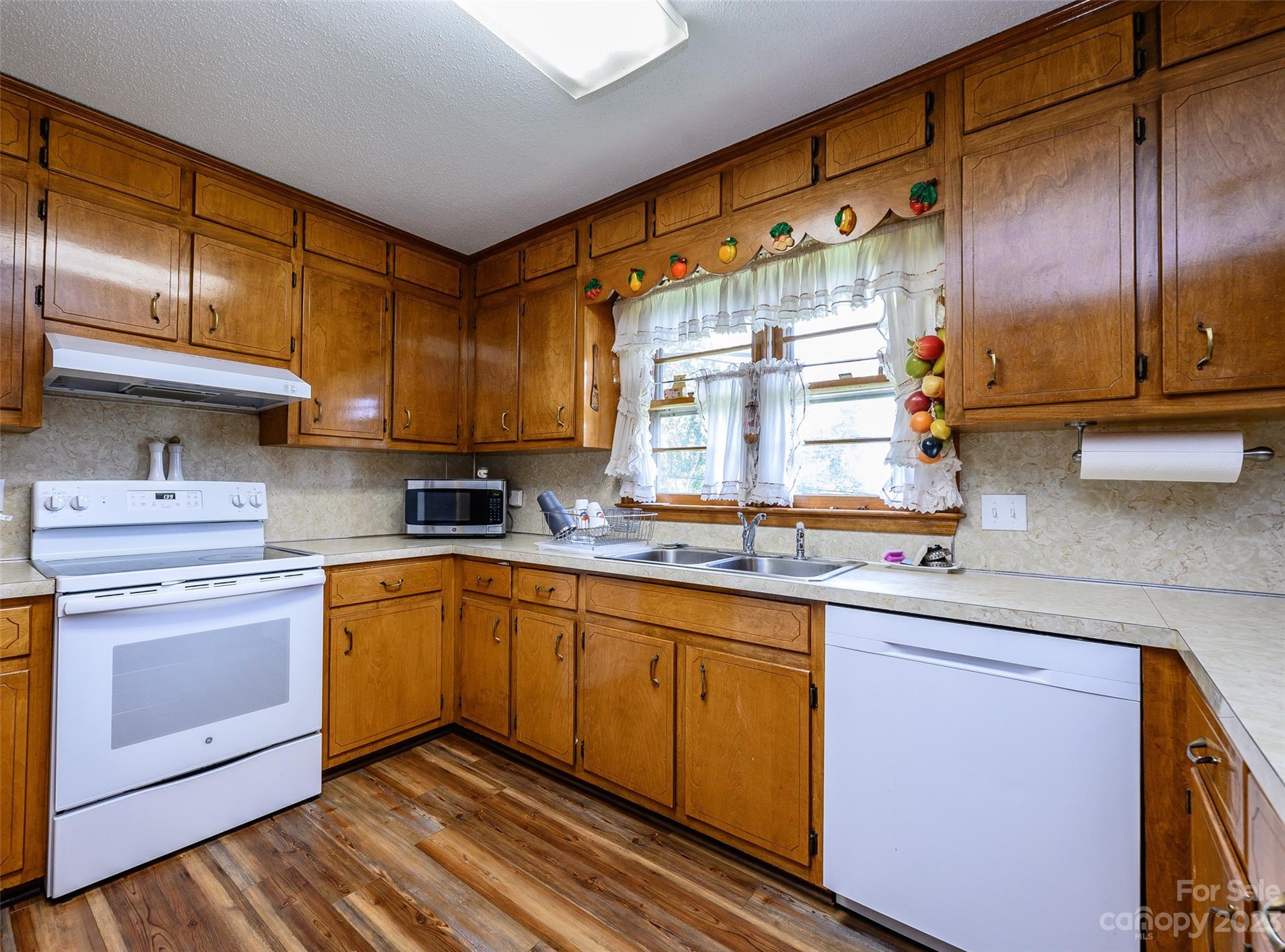 7723 Shoupes Grove Road Hickory, NC 28602 - Photo 11 of 37 Gallery Image 11