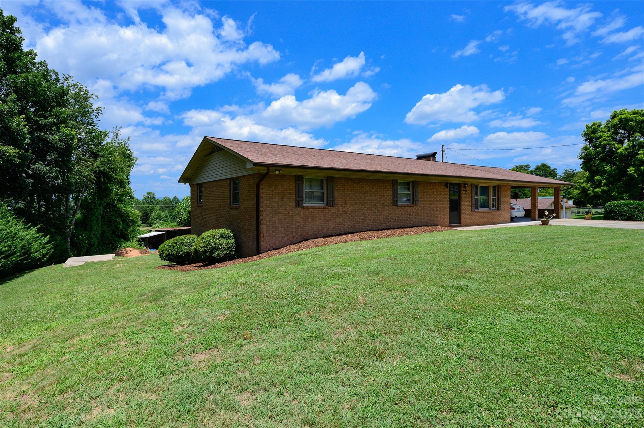 7723 Shoupes Grove Road Hickory, NC 28602 - Photo 2 of 37 Gallery Image 2