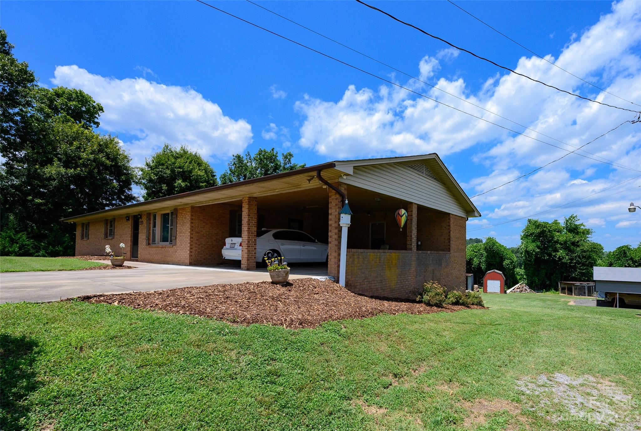 7723 Shoupes Grove Road Hickory, NC 28602 - Photo 4 of 37 Gallery Image 4