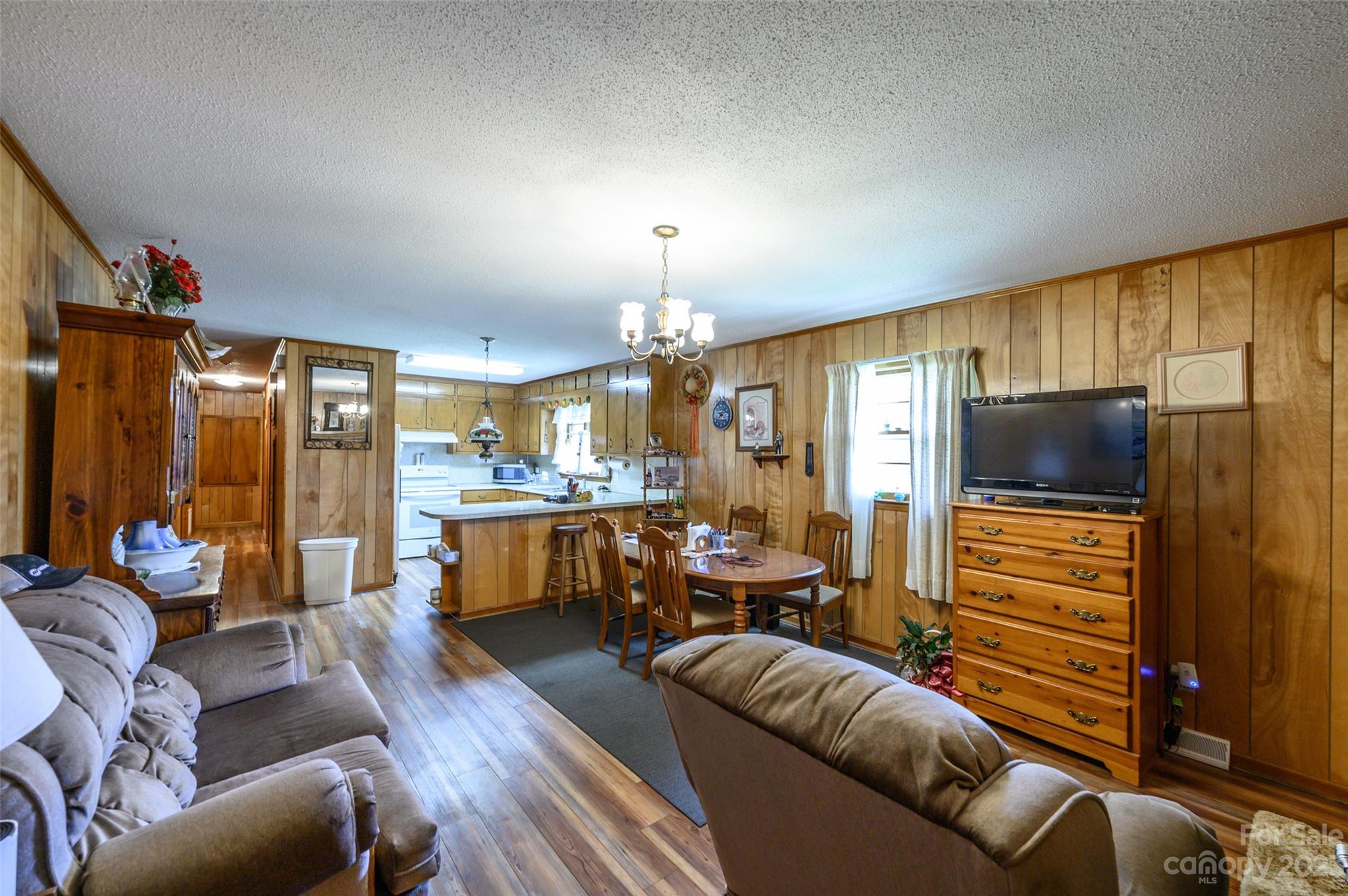 7723 Shoupes Grove Road Hickory, NC 28602 - Photo 5 of 37 Gallery Image 5