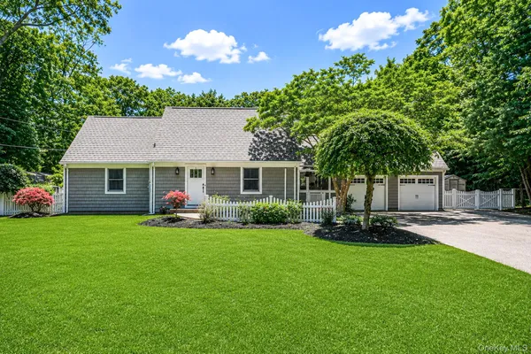 $1,200,000 | 30 Landing Meadow Road, Smithtown, NY 11787