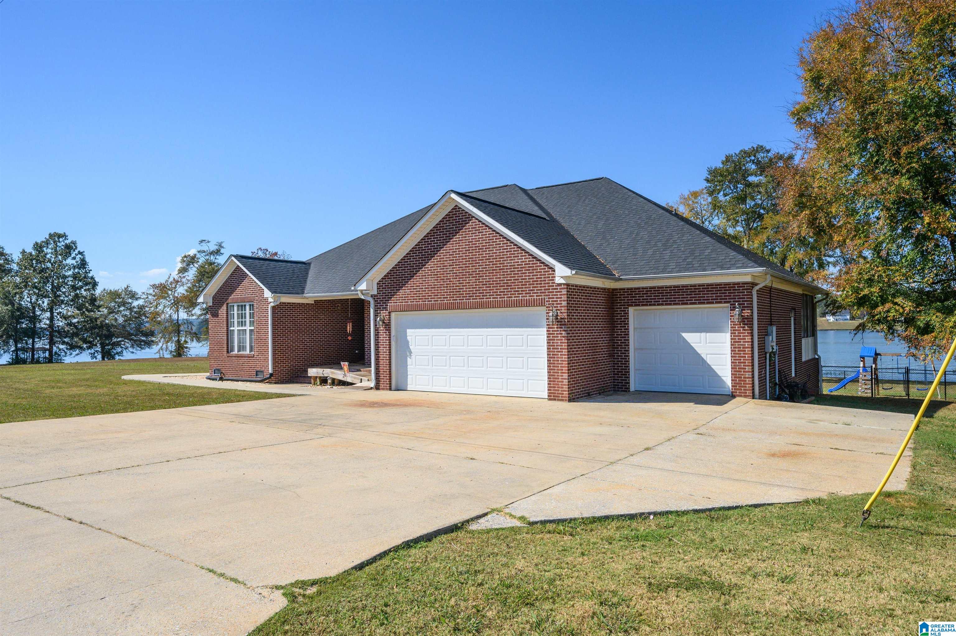 159 Sunset Lane Sylacauga, AL 35151 - Photo 2 of 63