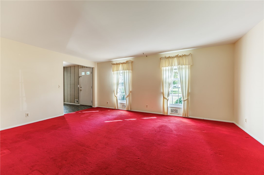 10 Barnfield Road Henrietta, NY 14534 - Photo 12 of 36 Gallery Image 12