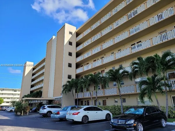 $2,250 | 319 Northeast 14th Avenue, Unit 607, Hallandale Beach, FL 33009