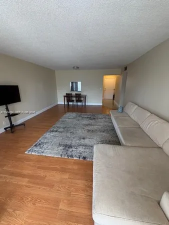 $2,250 | 319 Northeast 14th Avenue, Unit 607, Hallandale Beach, FL 33009