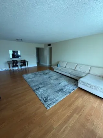$2,250 | 319 Northeast 14th Avenue, Unit 607, Hallandale Beach, FL 33009