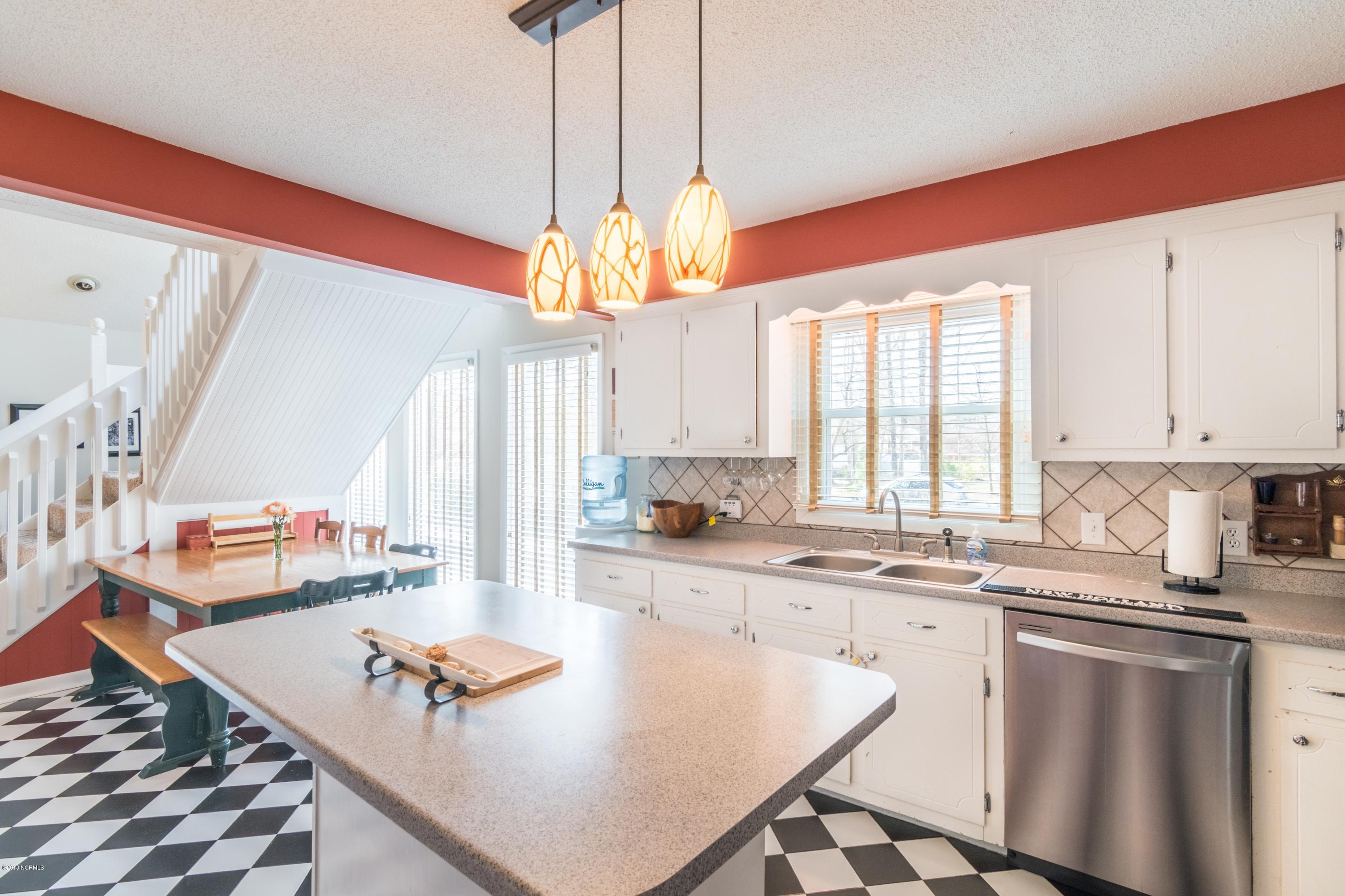 407 Lodge Road Washington, NC 27889 - Photo 8 of 26 008_KitchenView2