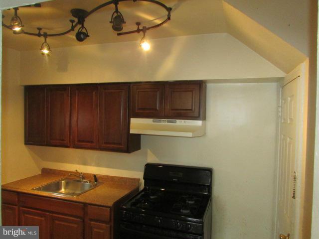 5038 Benning Road Southeast Washington, DC 20019 - Photo 8 of 28 Kitchen
