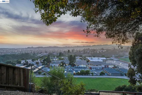 $1,595,000 | 5314 Crown Court, Castro Valley, CA 94552