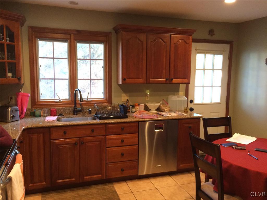 3740 Carter Road Bethlehem, PA 18020 - Photo 10 of 44 Gallery Image 10
