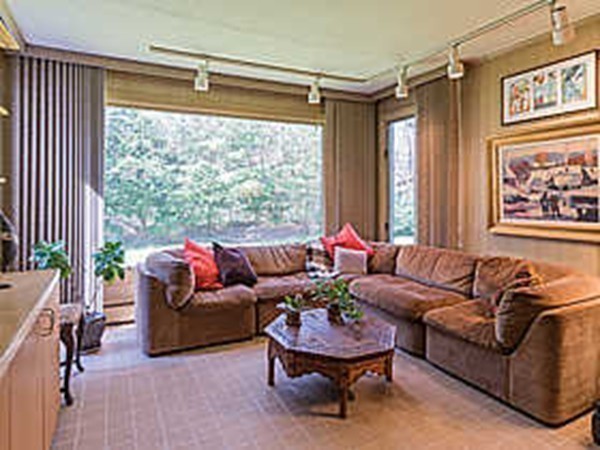 51 Sevland Road Newton, MA 02459 - Photo 8 of 15 Gallery Image 8