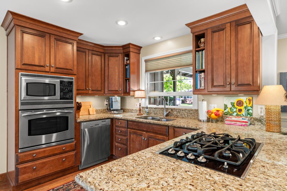 2418 Rutledge Way Stockton, CA 95207 - Photo 17 of 56