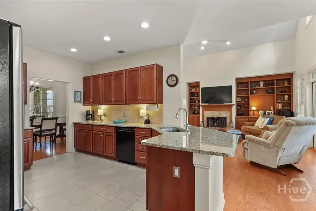 $722,500 | 203 Cypress Lks Drive, Bloomingdale, GA 31302