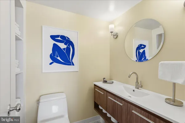 $495,000 | 8360 Greensboro Drive, Unit 1003, McLean, VA 22102