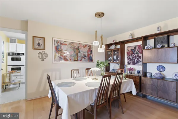 $495,000 | 8360 Greensboro Drive, Unit 1003, McLean, VA 22102