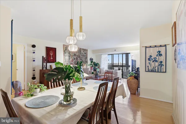 $495,000 | 8360 Greensboro Drive, Unit 1003, McLean, VA 22102