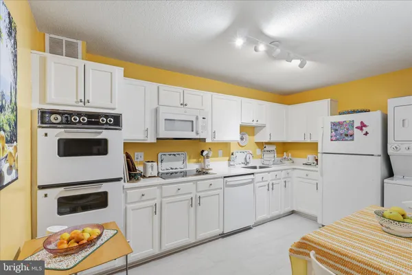 $495,000 | 8360 Greensboro Drive, Unit 1003, McLean, VA 22102