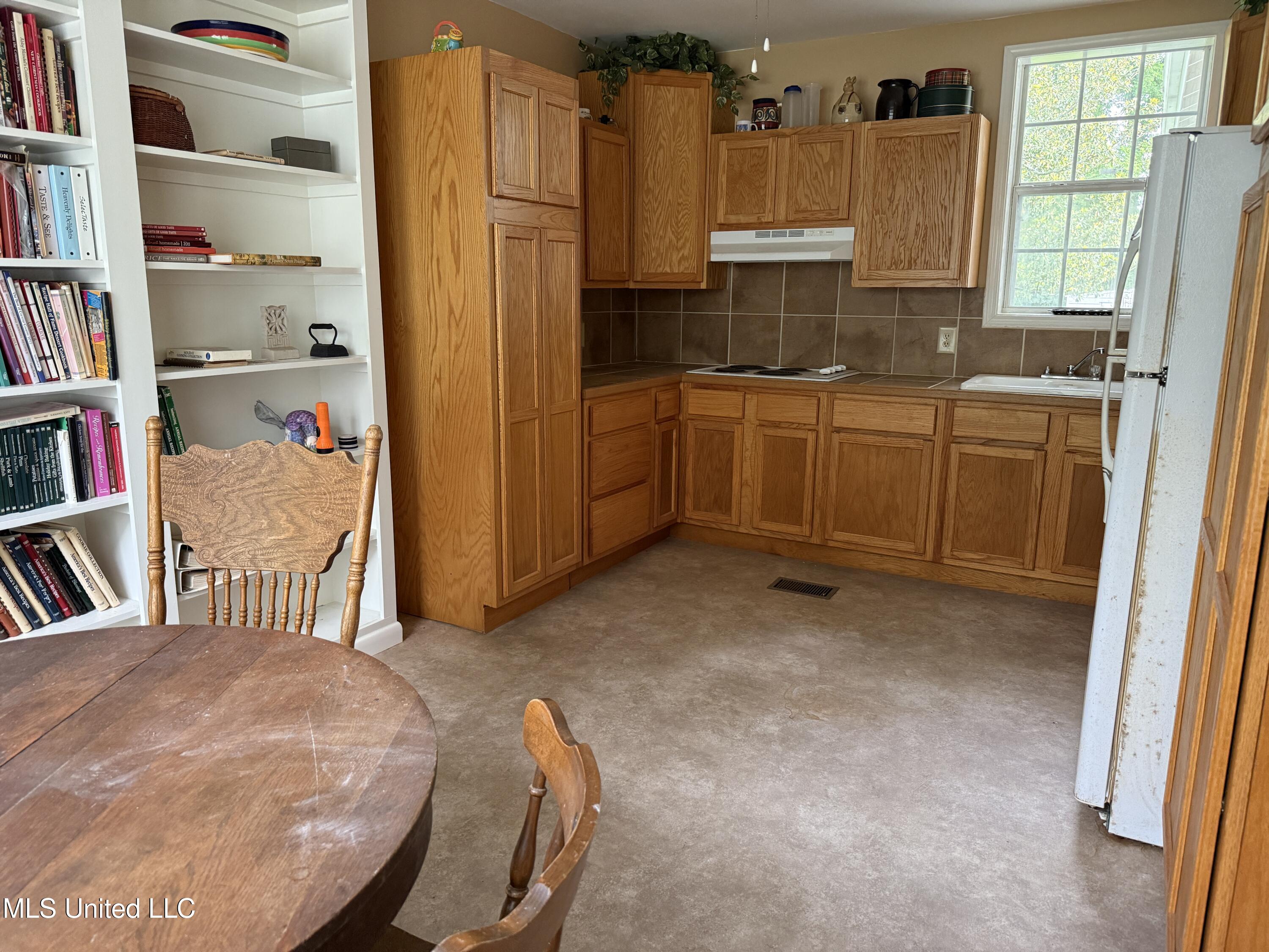 1303 River Road Greenwood, MS 38930 - Photo 16 of 36 IMG_0661