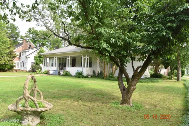 $175,000 | 1303 River Road, Greenwood, MS 38930