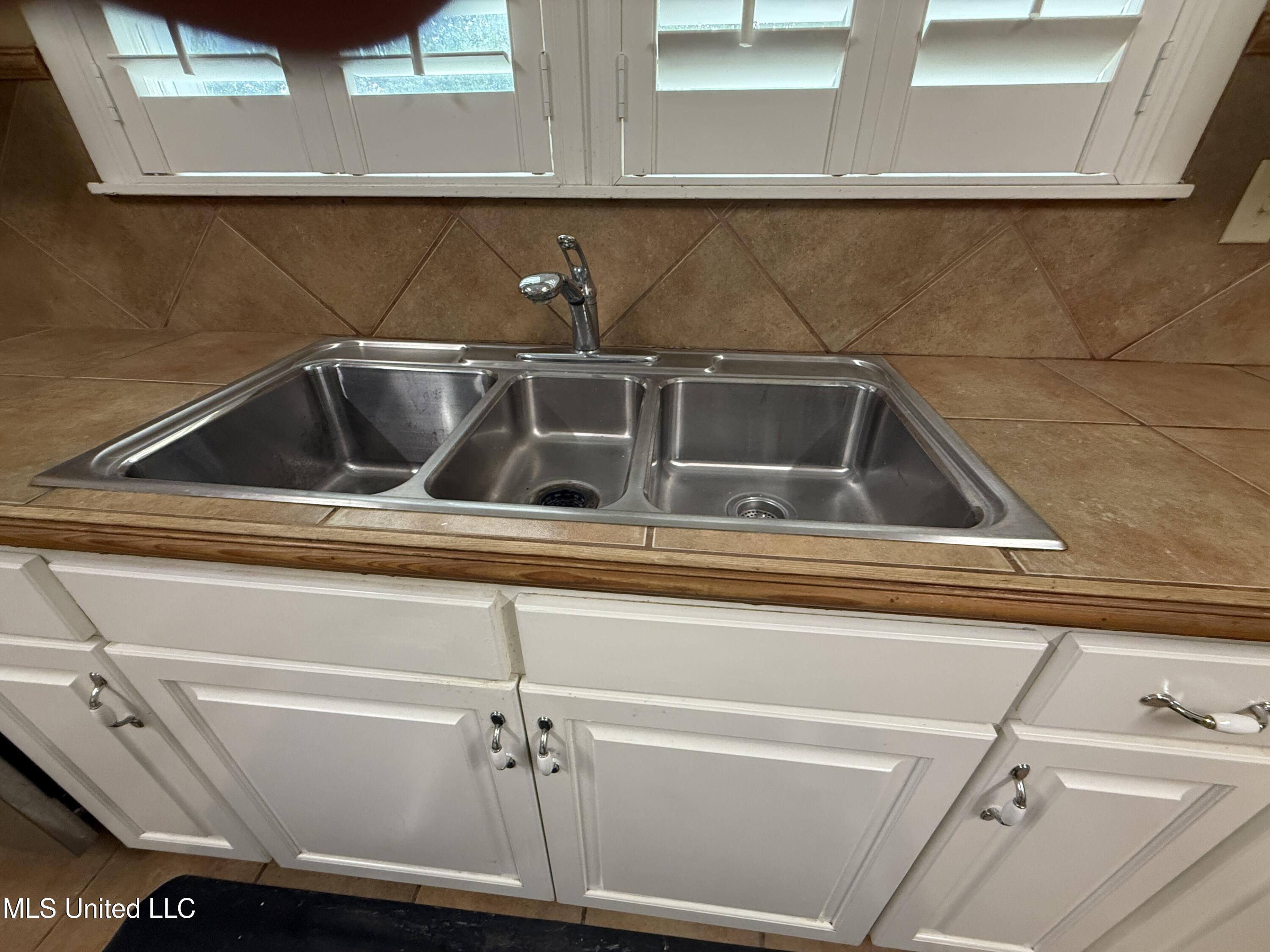 1303 River Road Greenwood, MS 38930 - Photo 25 of 36 IMG_0674