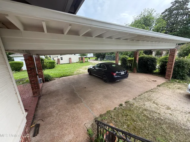 $175,000 | 1303 River Road, Greenwood, MS 38930